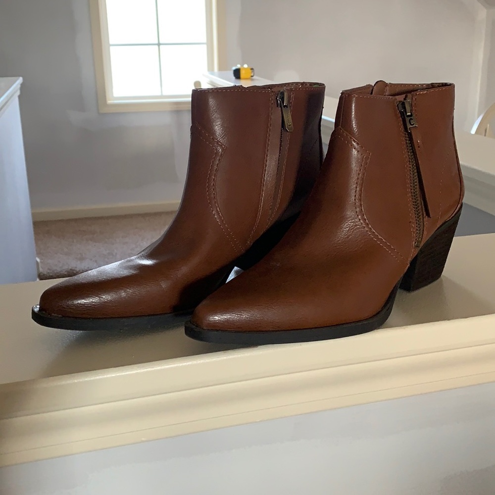 Circus by Sam Edelman leather Chelsea boots size 9